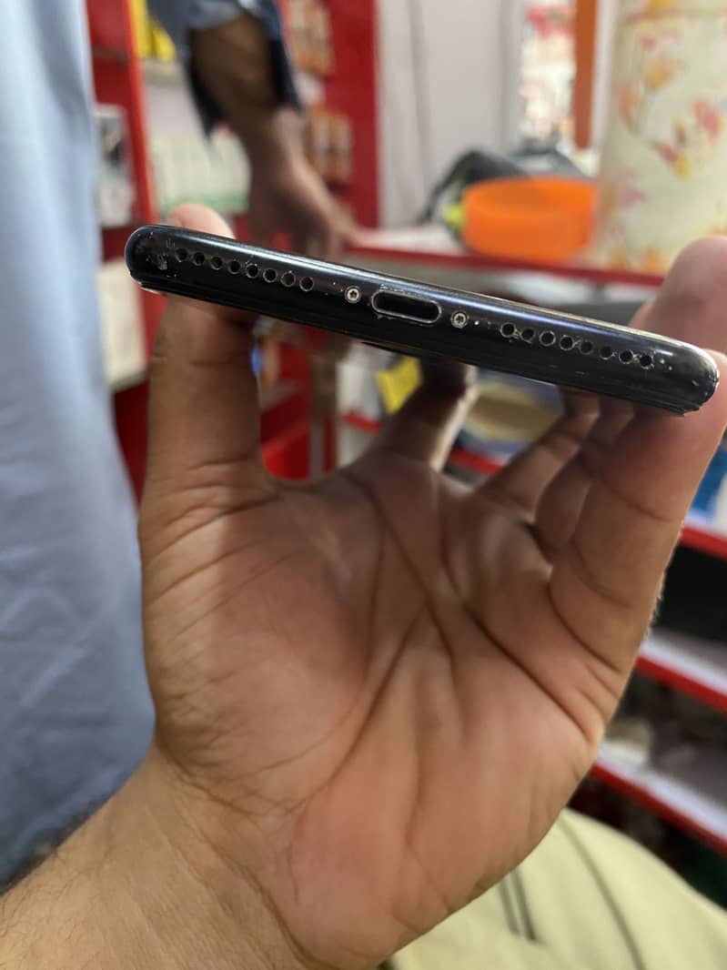 Apple iPhone 7 Plus 2