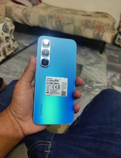 Infinix hot 60 pro 8/128gb lush condition 11month warranty