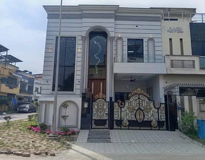 Corner 5 Marla House Ideally Situated In Citi Housing Society