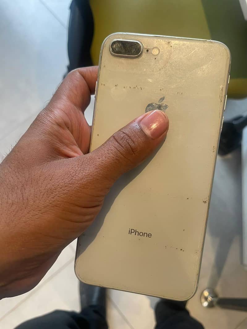 Apple iPhone 8 Plus 1