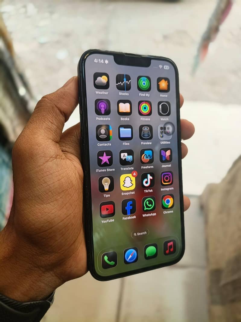 Apple iPhone 13 0