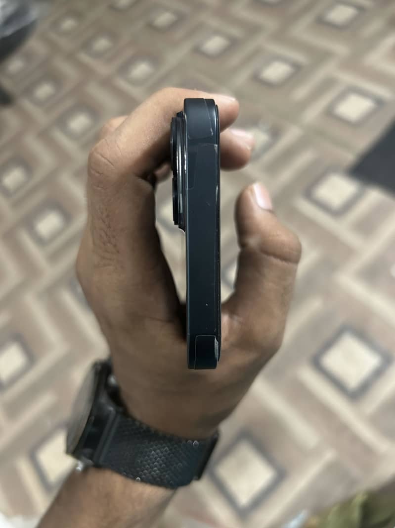 Apple iPhone 14 3