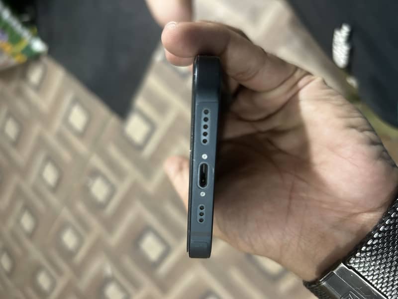 Apple iPhone 14 4