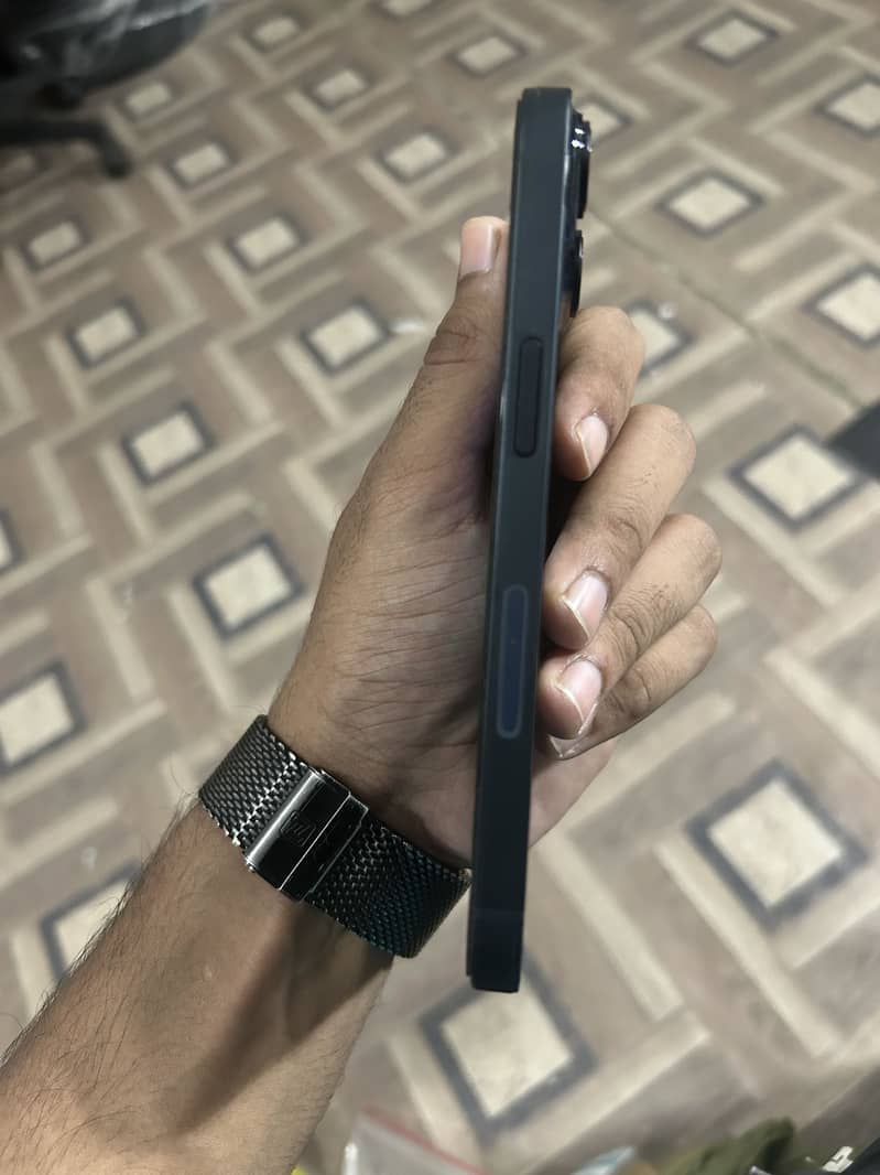 Apple iPhone 14 5