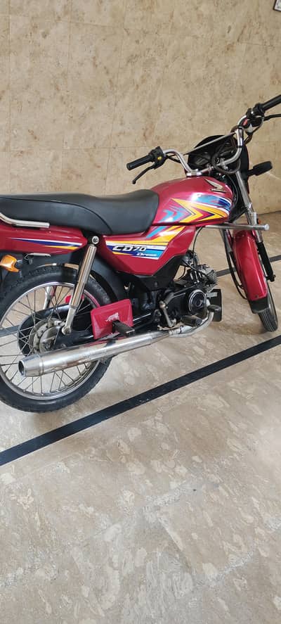 Modern design, stylish ride—the Atlas Honda CD70 Dream