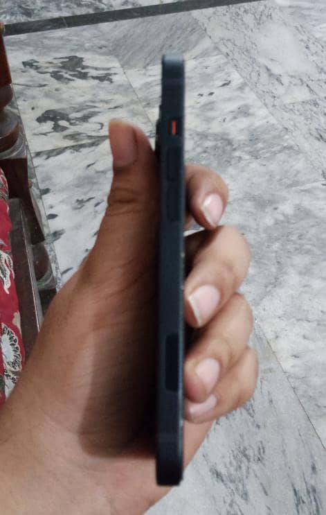 Apple iPhone 14 4