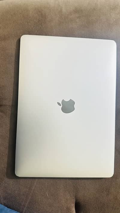 MacBook Pro 13” (2020) — i7 Quad-Core | 16/512 | Retina Display