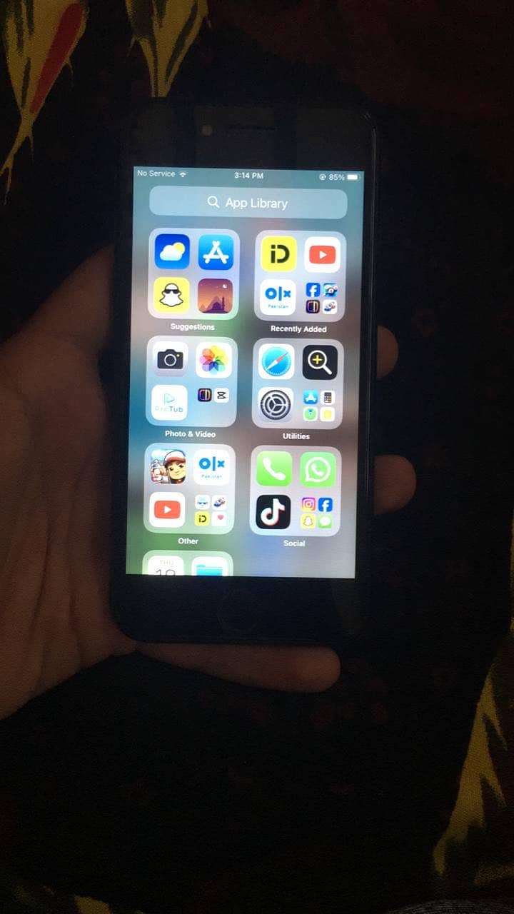 Apple iPhone 7 2