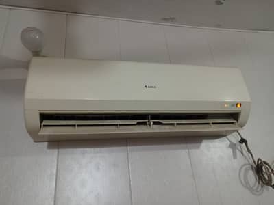 1 Ton Gree non inverter Ac