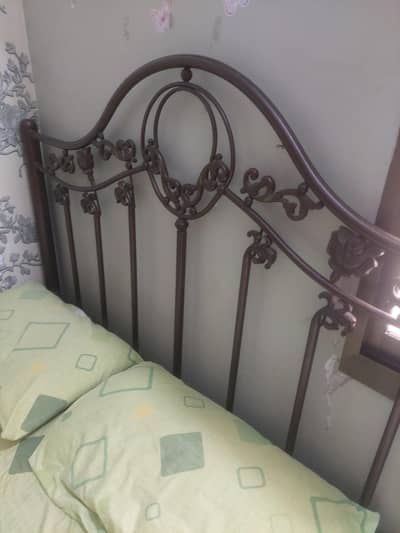 iron rod bed