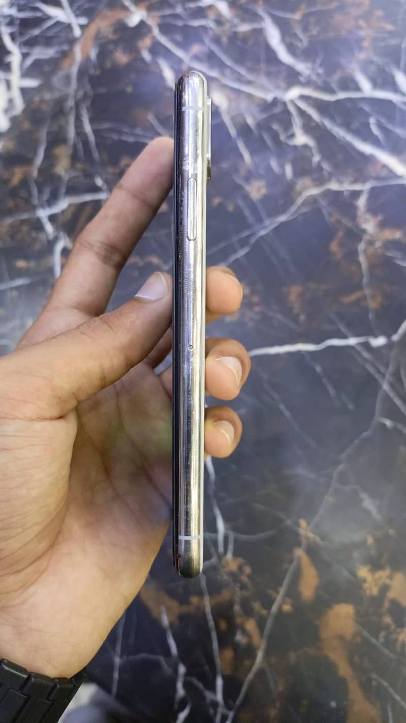 Apple iPhone X 2