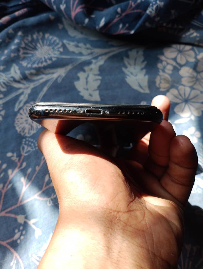 Apple iPhone X 3
