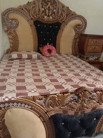 king bad +dressing mirror+2 side tables