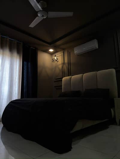 One bedroom apartment per day available Gulbug green Islamabad lukurya furnished apartment
