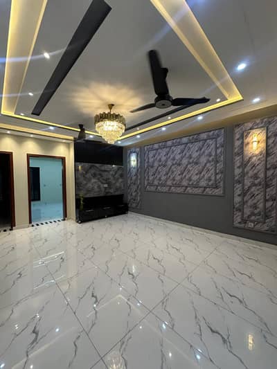 10 Marla Lower Portion Available For Rent