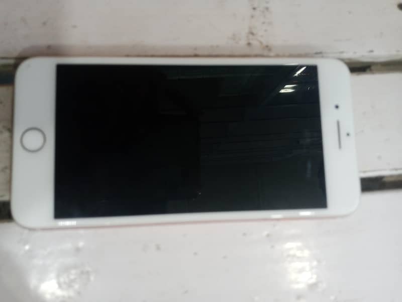 Apple iPhone 8 Plus 1
