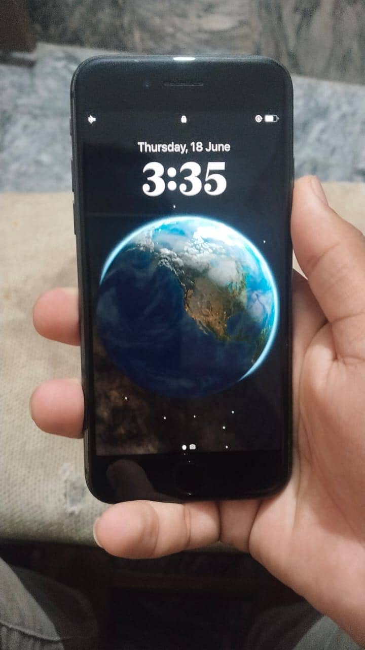 Apple iPhone 8 0