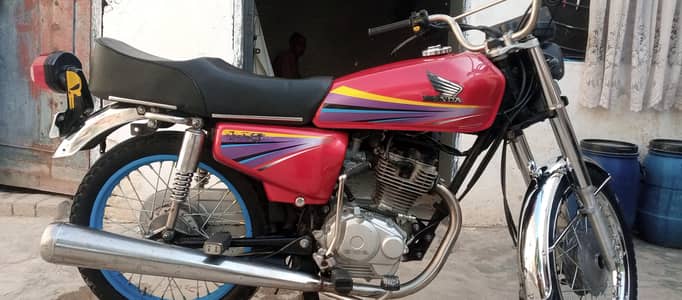 125 Honda 2011 modal 10 by10