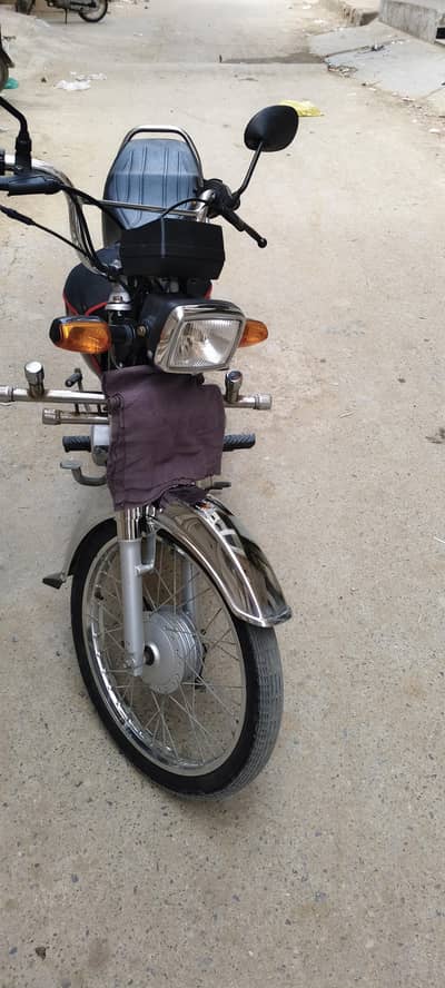 Honda CD 70 2025