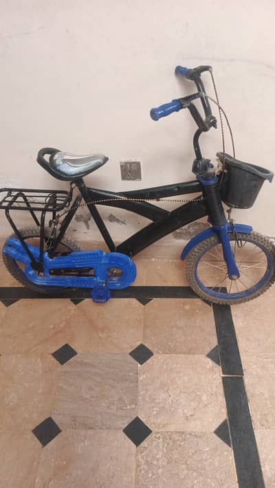 This is a cycle for a boys or girls whose age is 8 or 9