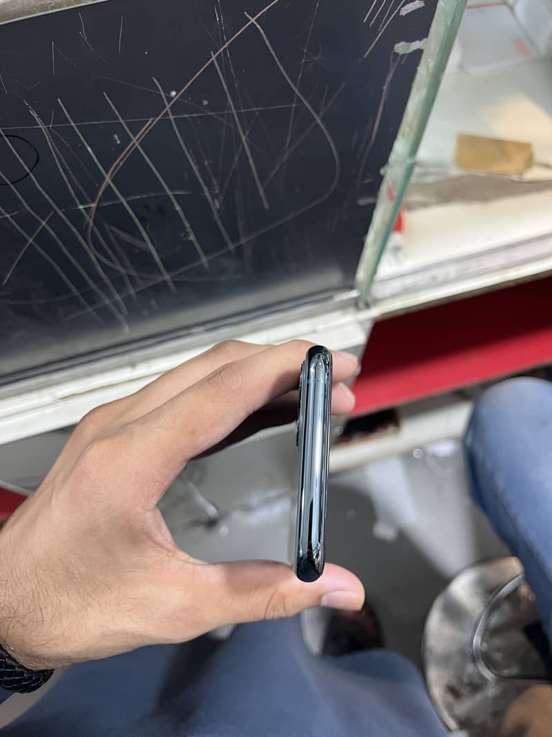 Apple iPhone 11 Pro 0