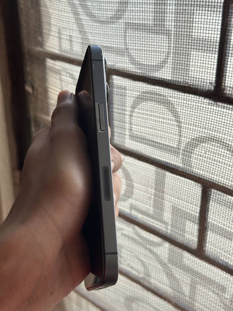 Apple iPhone 13 Pro 3