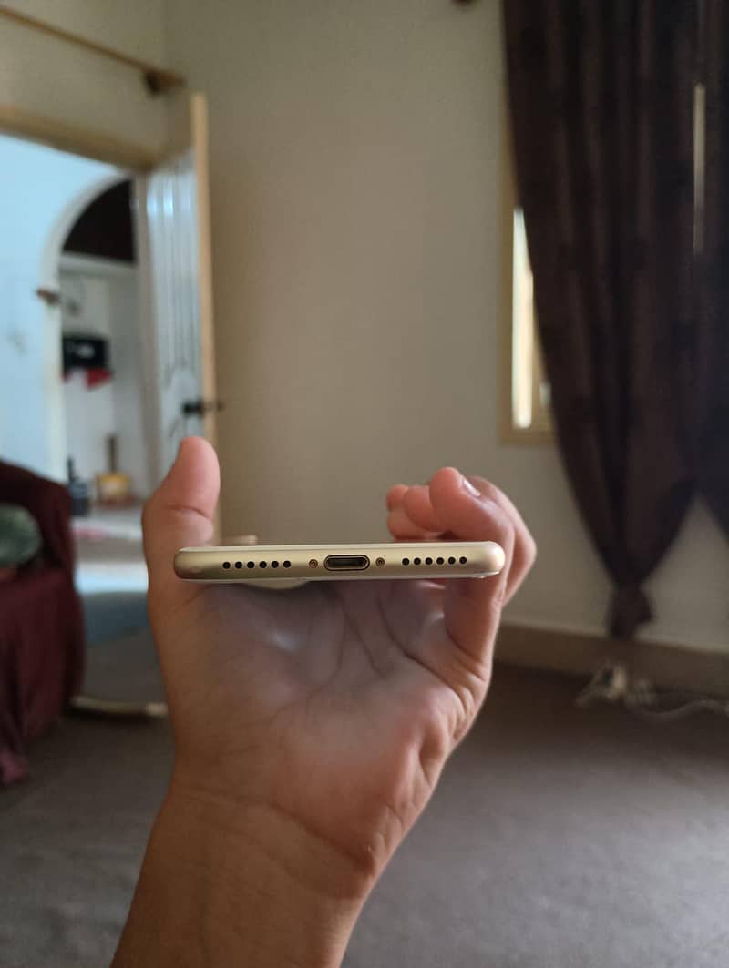Apple iPhone 7 1