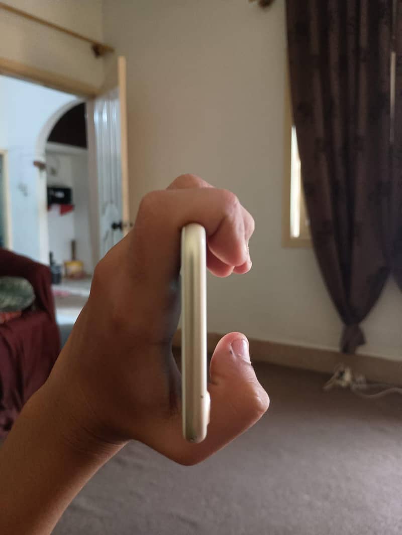 Apple iPhone 7 2