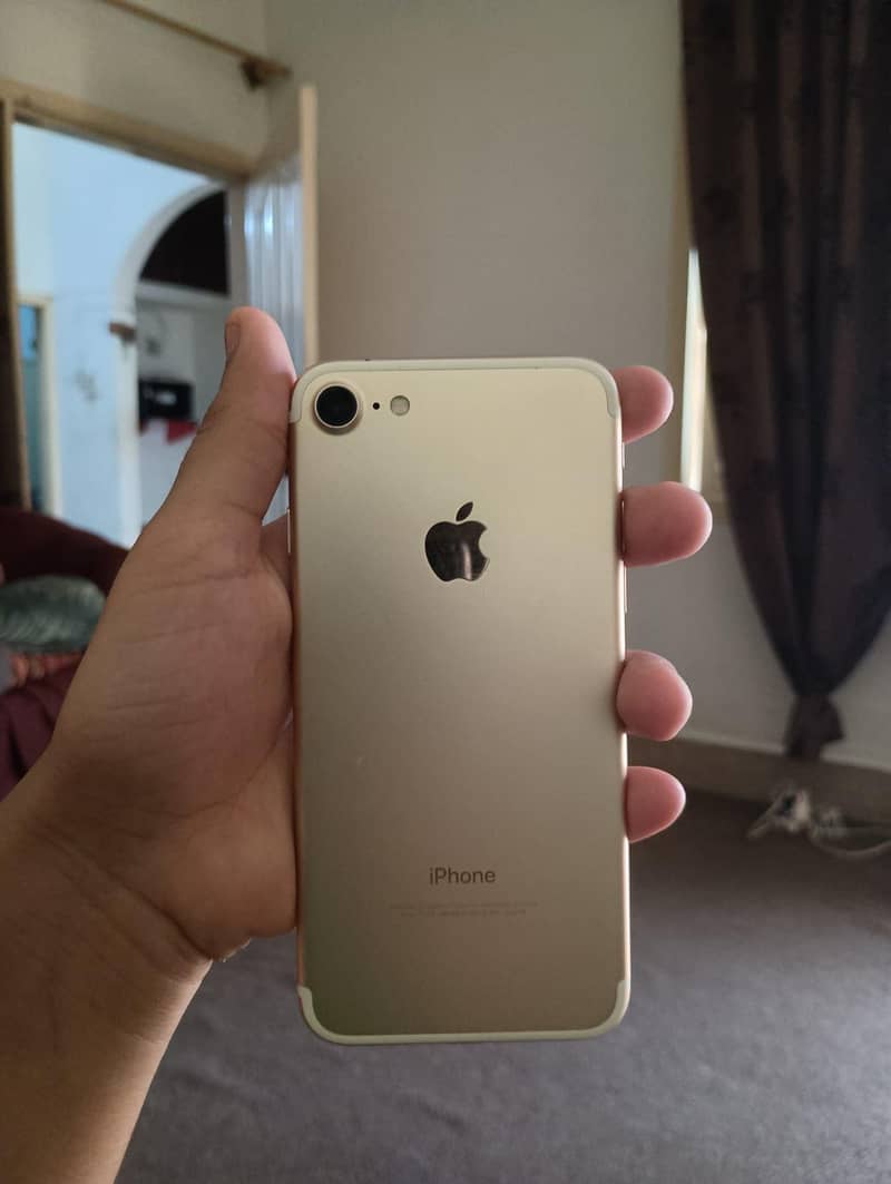 Apple iPhone 7 3