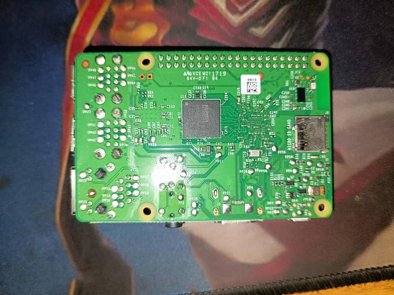 raspberry pi 3 model b with case 1
