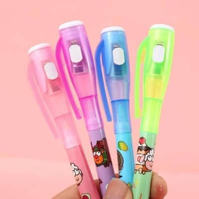 Multicolor invisible gel pen with built in light of kids