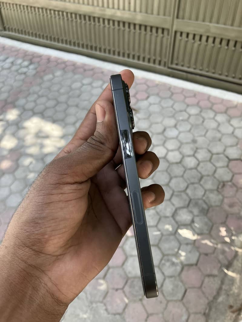 Apple iPhone 13 Pro 3