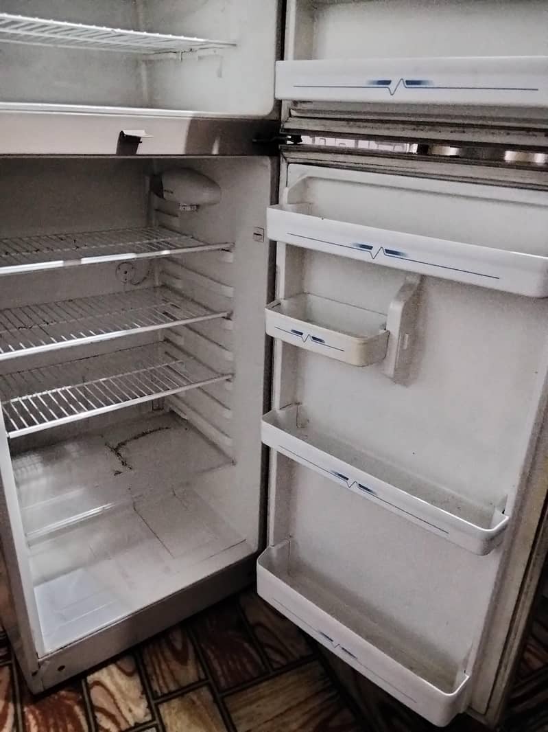 refrigerator 0