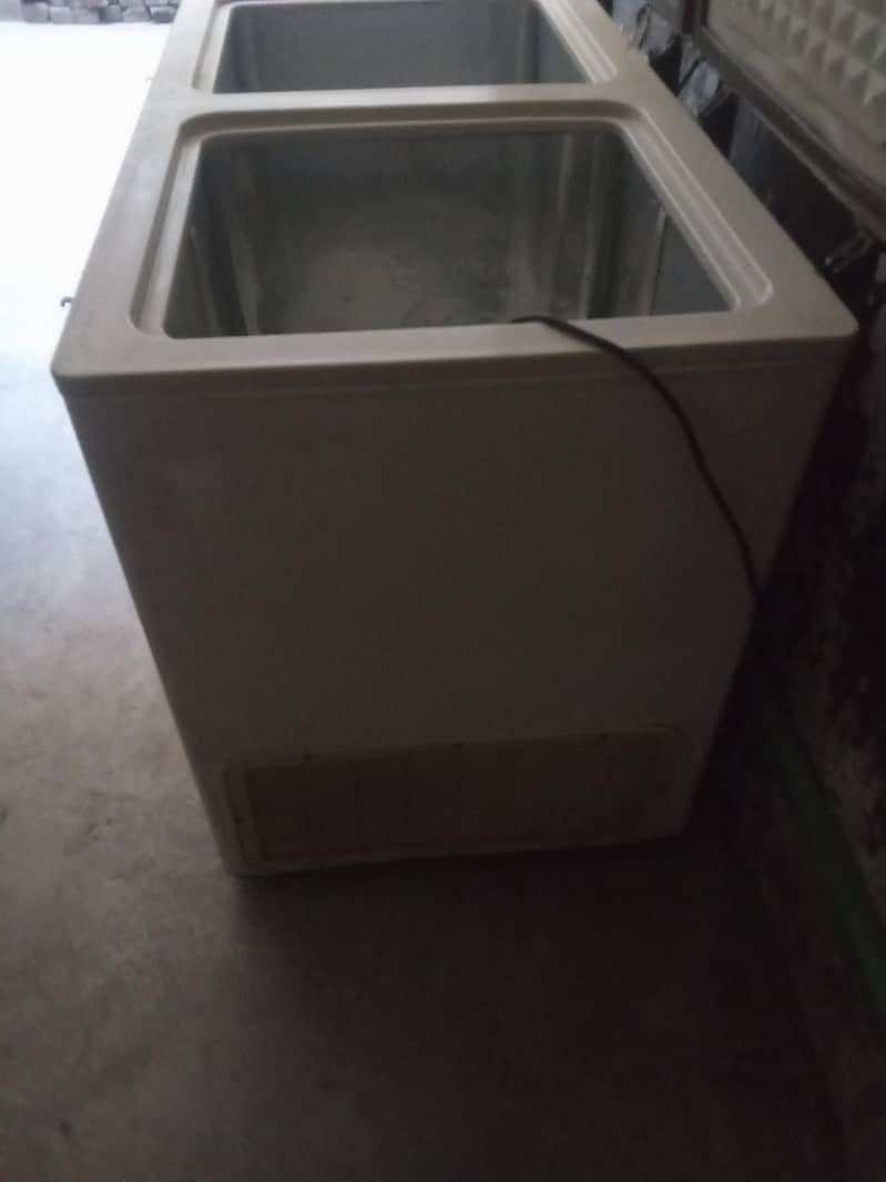 refrigerator 0