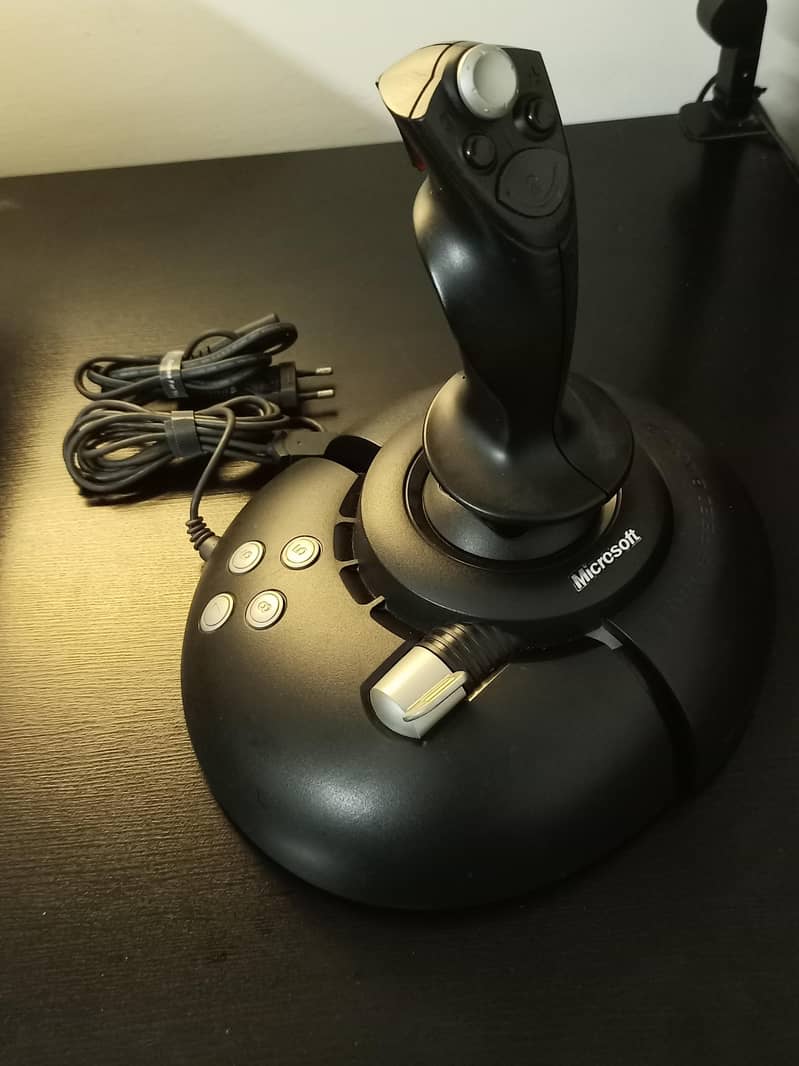 Microsoft force feedback 2 Joystick 0