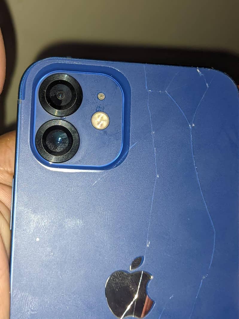 Apple iPhone 12 6