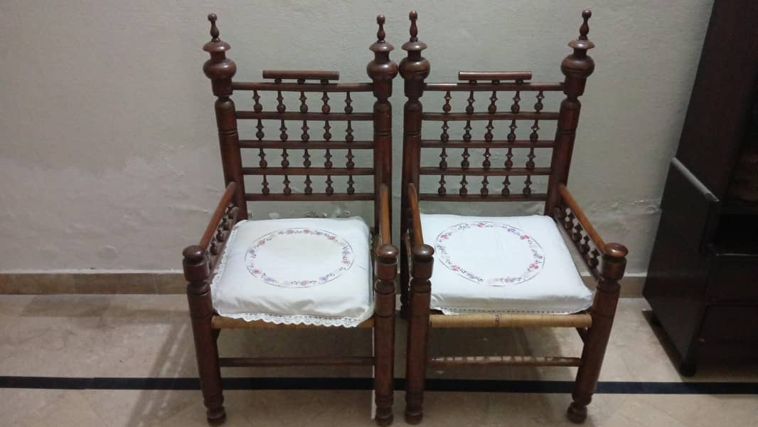 Chairs 0