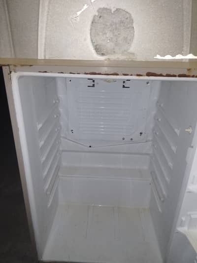 Dawlance refrigerator urgent for sale okay condition for home used