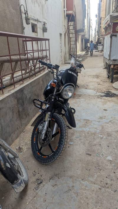 YAMAHA YBR 125G BLACK