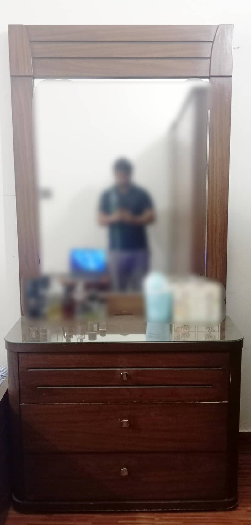 dressing table 0