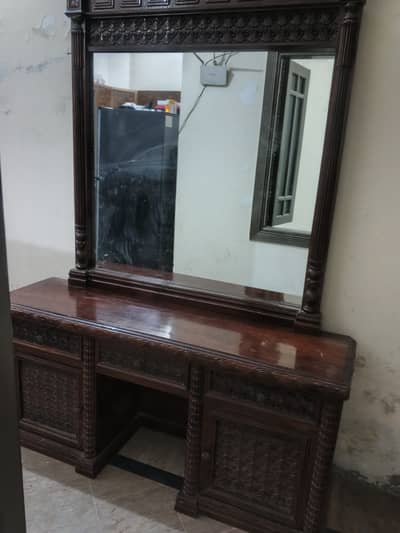Dressing table