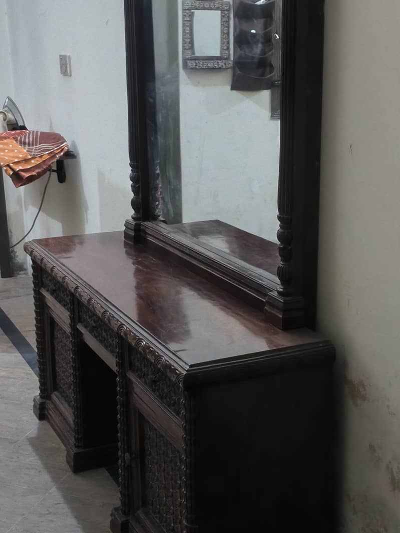 Dressing table 2