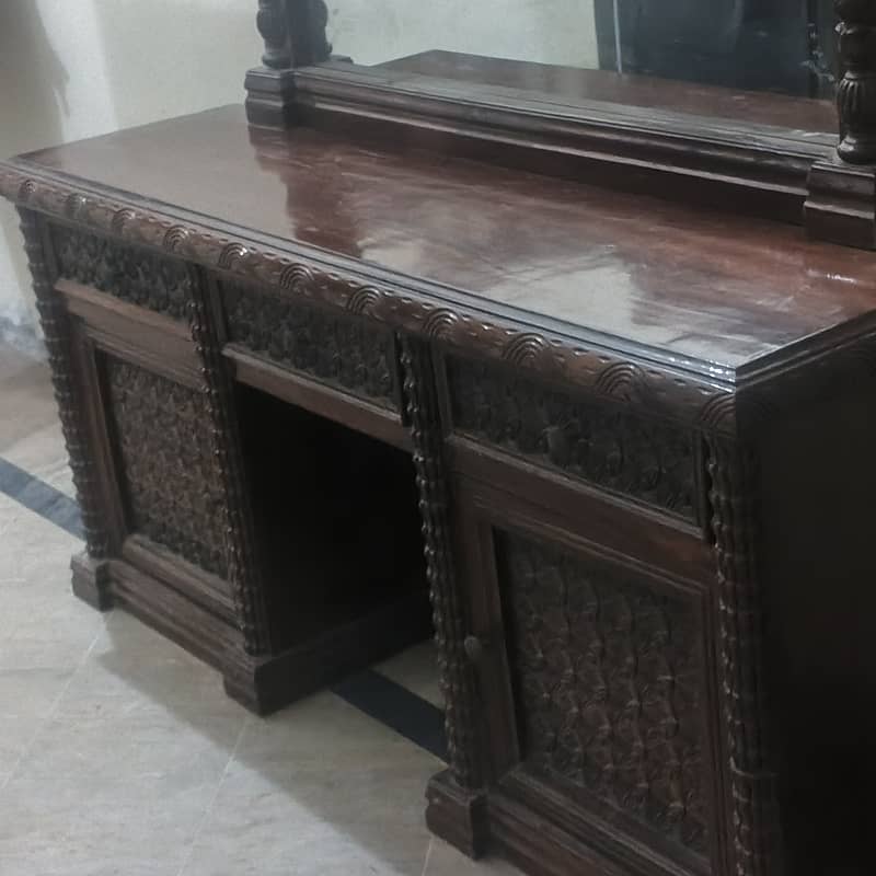 Dressing table 3