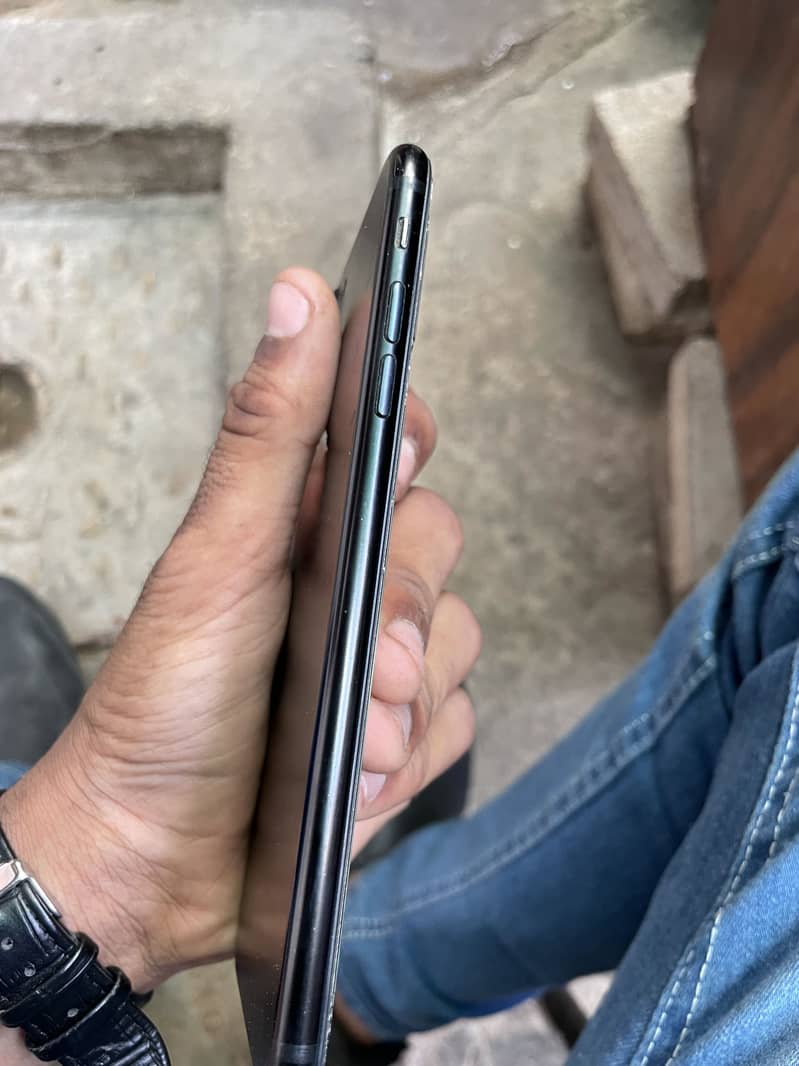 Apple iPhone 7 Plus 1