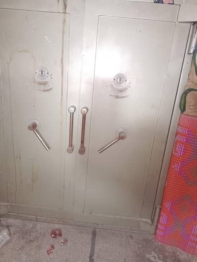 iron safe Almari Tijori heavy safe