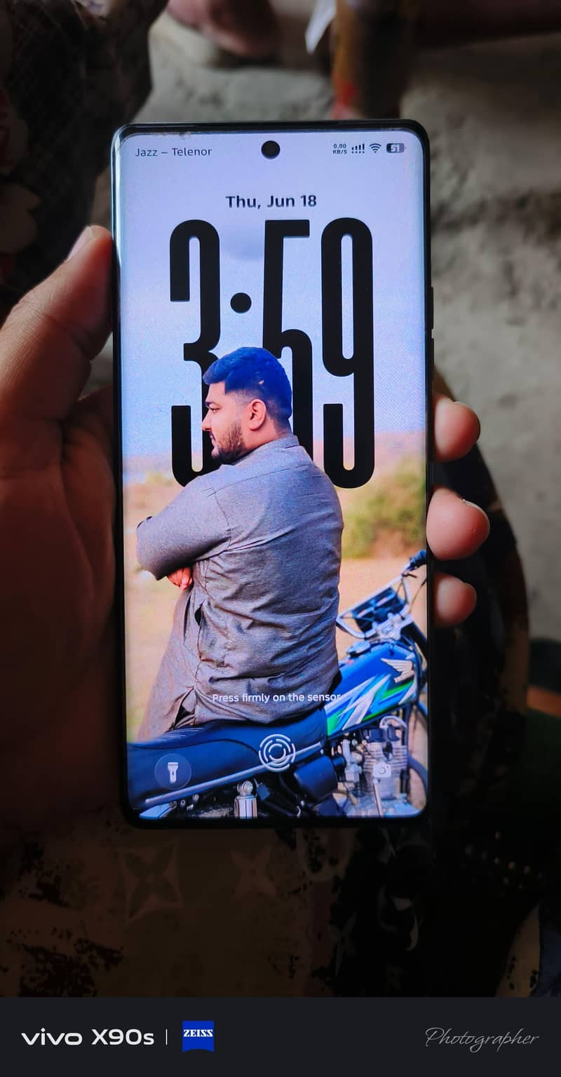 Tecno CAMON 40 1