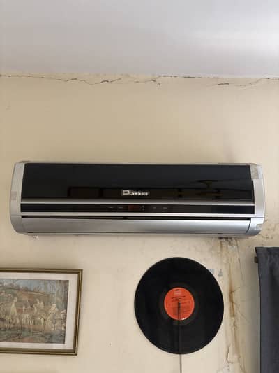 Dawlance 1 ton ac in good condition