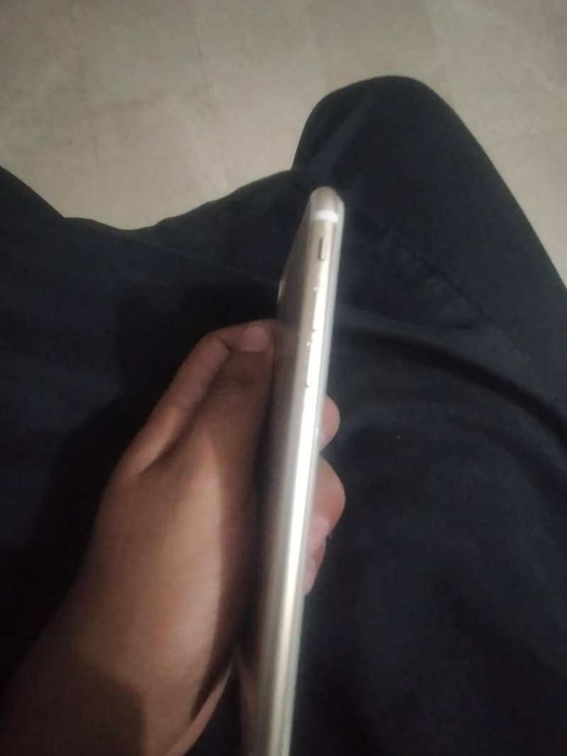 Apple iPhone 7 2