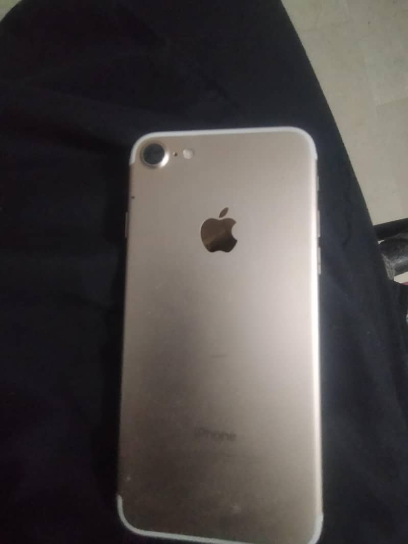 Apple iPhone 7 3