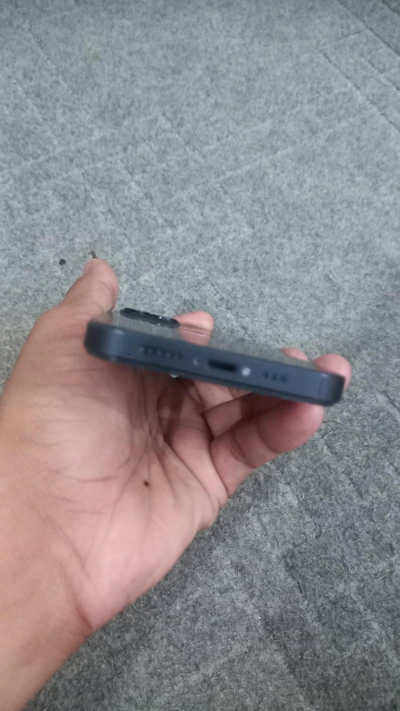 Apple iPhone 13 1